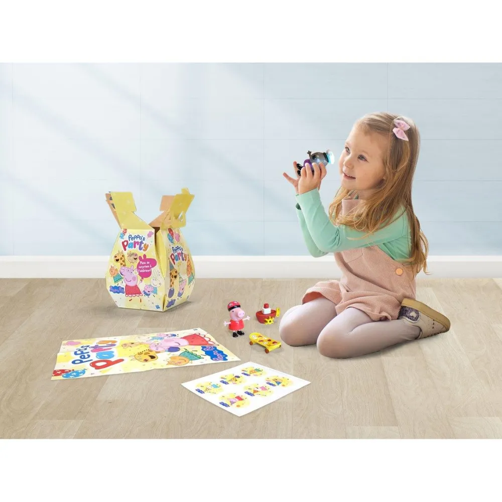 Hasbro Boite Surprise Peppa Pig avec figurines, stickers et poster^ Les Héros Et Personnages