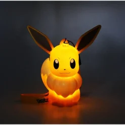 Teknofun Figurine lumineuse Evoli avec dragonne - Pokemon^ Gadgets Et Produits Fun