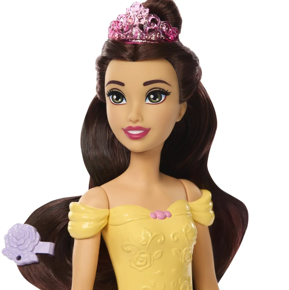 Mattel Poupée mannequin Belle et son chien color changer à toiletter^ Poupées Mannequins
