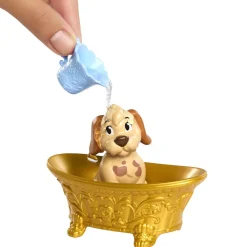 Mattel Poupée mannequin Belle et son chien color changer à toiletter^ Poupées Mannequins